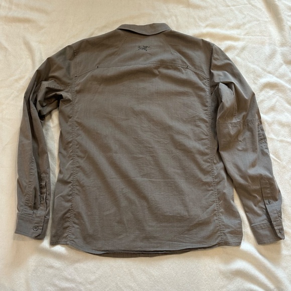 Arc'teryx size L light grey or taupe long sleeve shirt - Picture 4 of 7